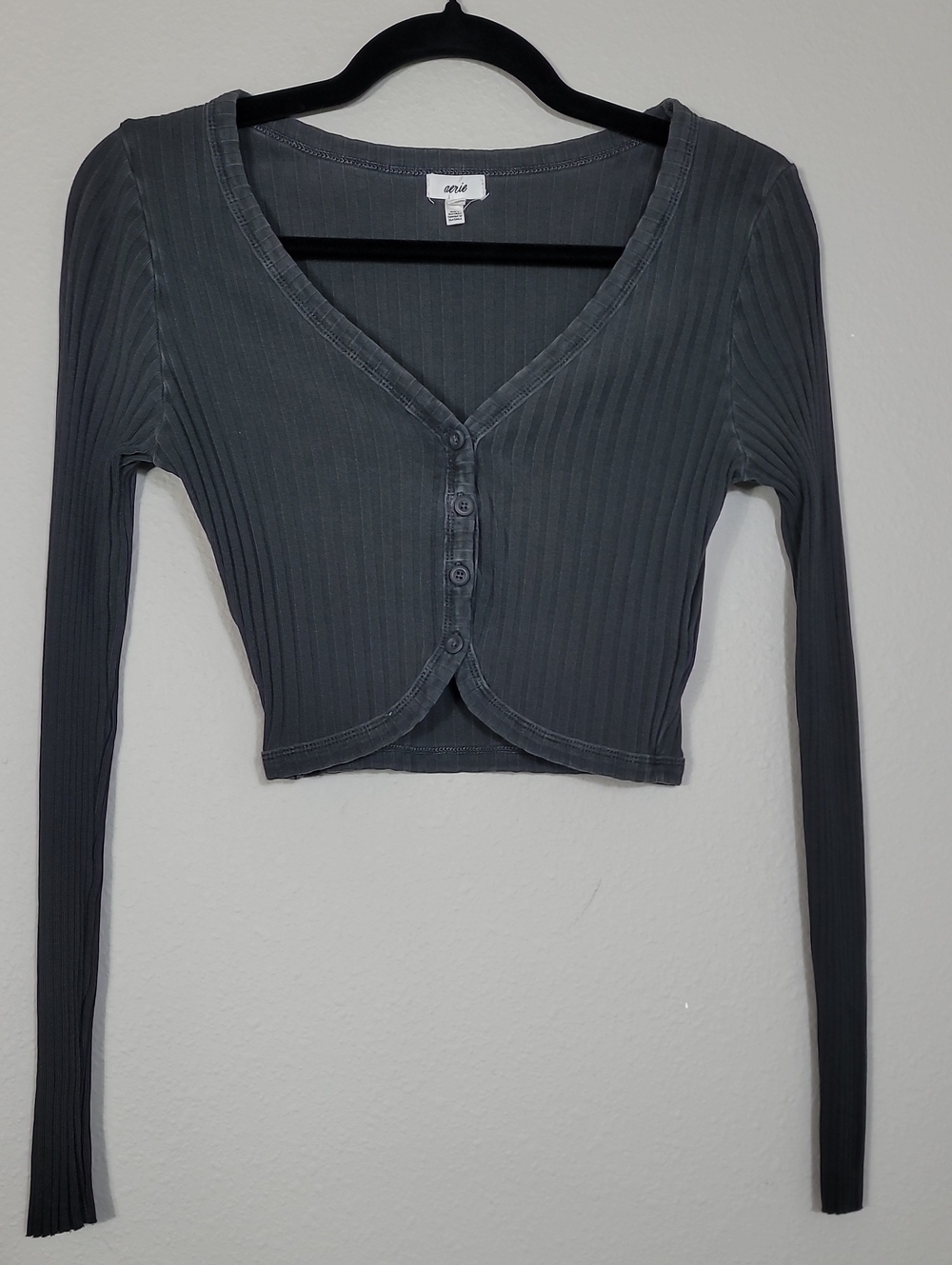 Aerie Cropped Ribbed Cardigan Size Small Gray Fitted Long Sleeve Layering Top - Picture 2 of 11